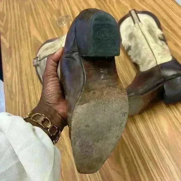 Ladies Charlie 1 Horse Brown & Tan Leather Pointed Toe Western
Boots Size 8.5 - Picture 7 of 10